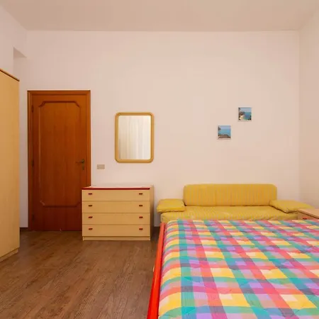 S173 - Sirolo, Ampio Trilocale Comodo Ai Servizi Sx Lejlighed