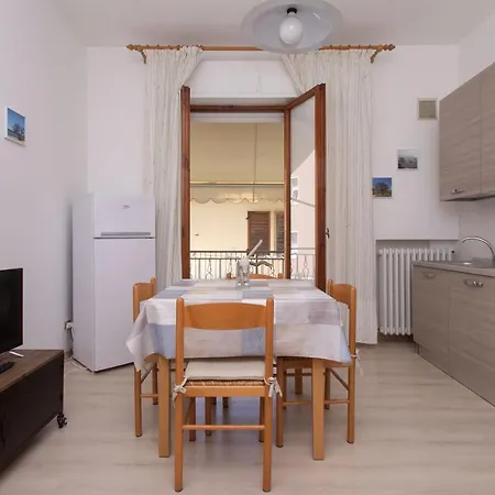 S173 - Sirolo, Ampio Trilocale Comodo Ai Servizi Sx * Sirolo