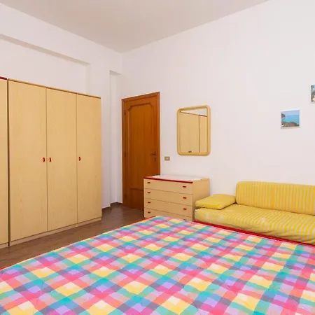 S173 - Sirolo, Ampio Trilocale Comodo Ai Servizi Sx Sirolo