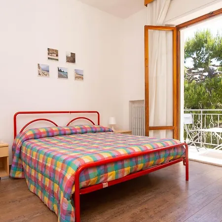 S173 - Sirolo, Ampio Trilocale Comodo Ai Servizi Sx *