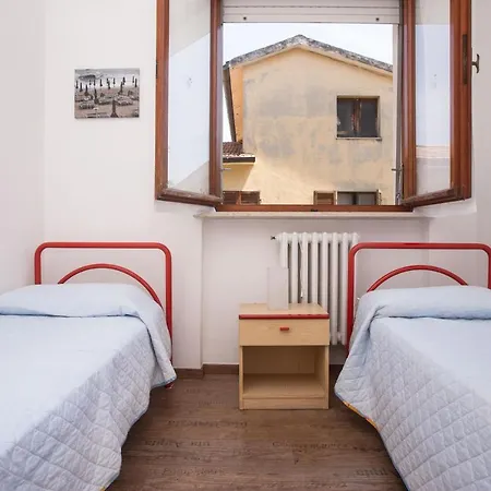 S173 - Sirolo, Ampio Trilocale Comodo Ai Servizi Sx *